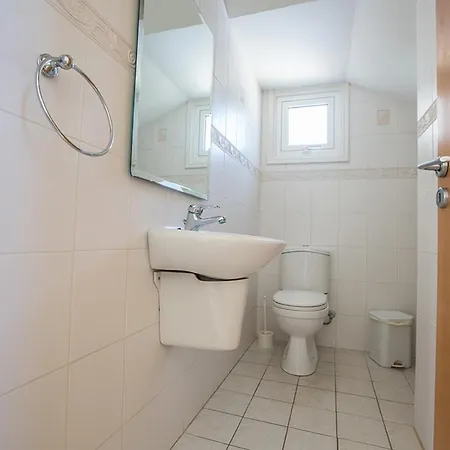 Theodora 27 * Protarász